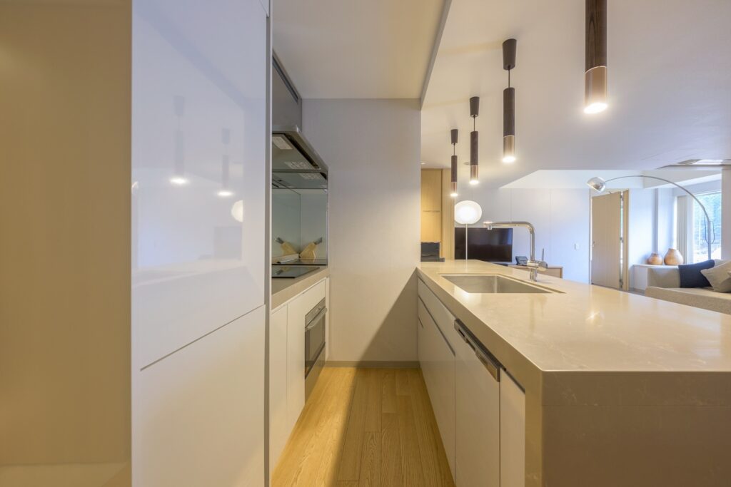 maples niseko 606 kitchen