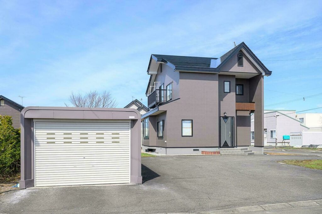 Makkari Flower Centre House