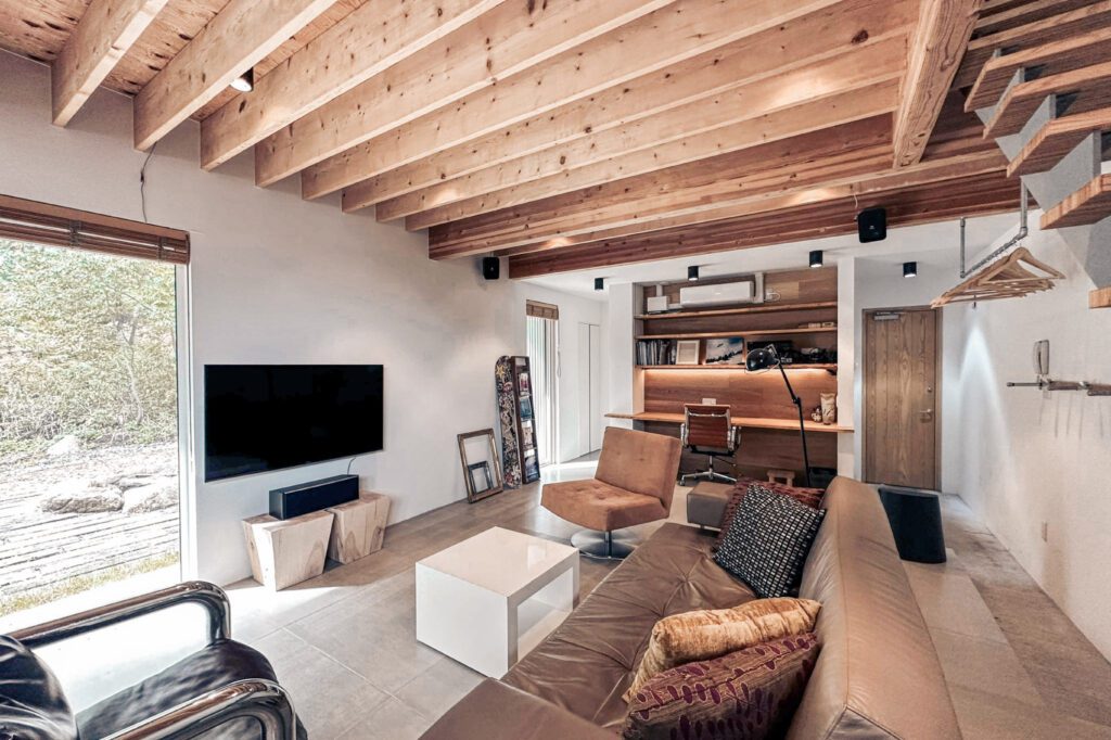 Kabayama trio living room