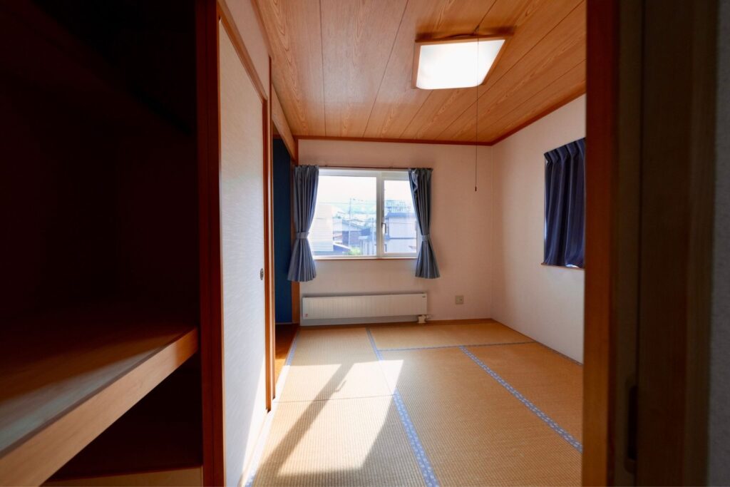 Kitanomine chalet blue