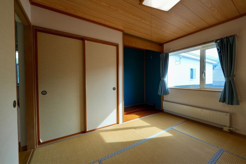 Kitanomine chalet blue