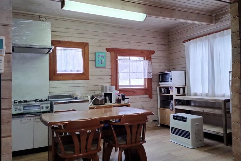 Paeceful Timber home Hirafu sta