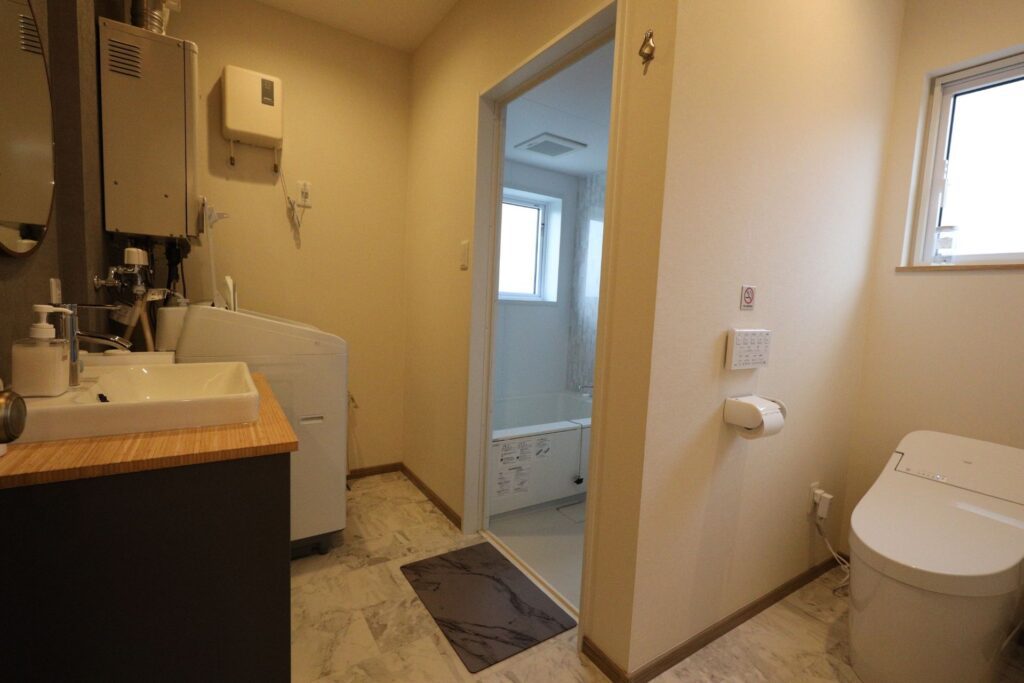 HE YA JU Niseko Bathroom