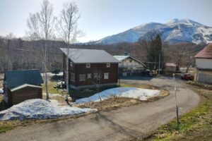 Peaceful Timber home Hirafu station Exterior, drone