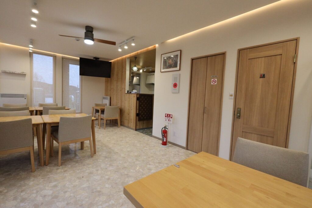 HE YA JU Niseko cafe area