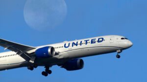 united airlines boeing 787-9 dreamliner